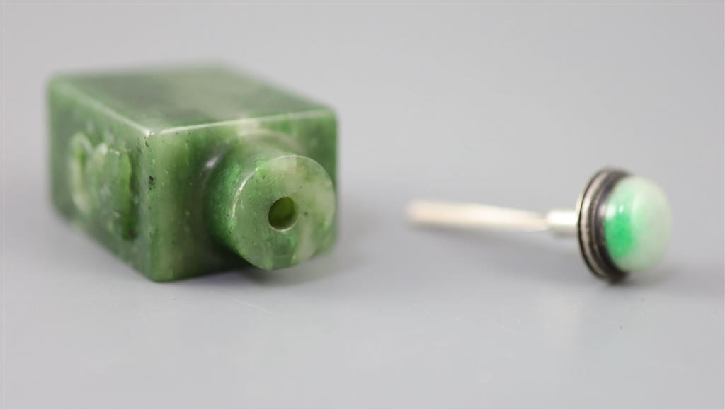 A good Chinese spinach green jade rectangular snuff bottle, 18th/19th century, total height 6.8cm